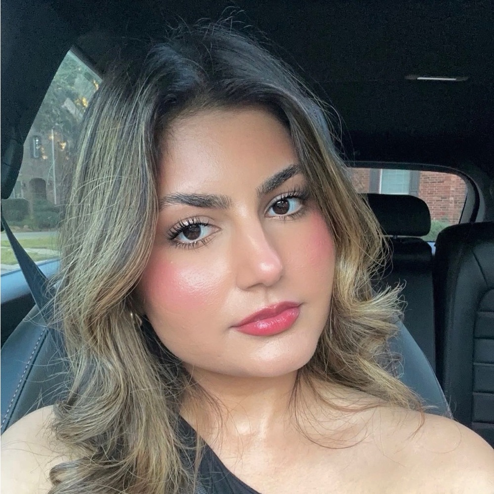 Meet your Posher, Aisha
